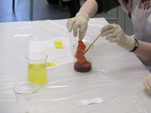 Adding an acid or an alkali solution can completely change the appearance of a natural dye. 