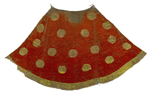 Cloak, or ‘Ahu‘ula, of red and yellow feathers, Hawaii, Hawaiian Islands, Polynesia. The date of production is unknown but cloak was gifted in 1853