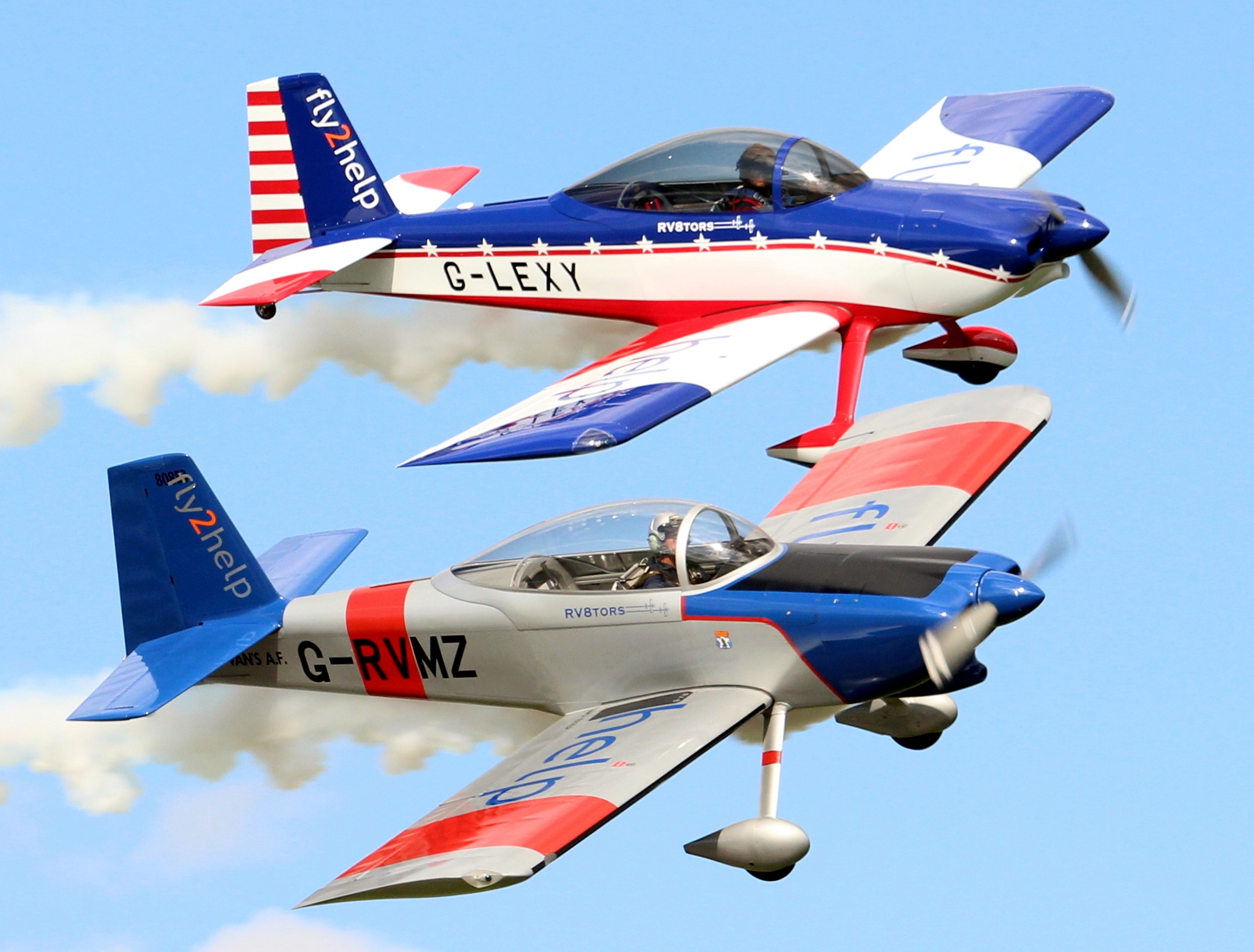 Rv8tors aerobatic display team © Steve Hawthorne 
