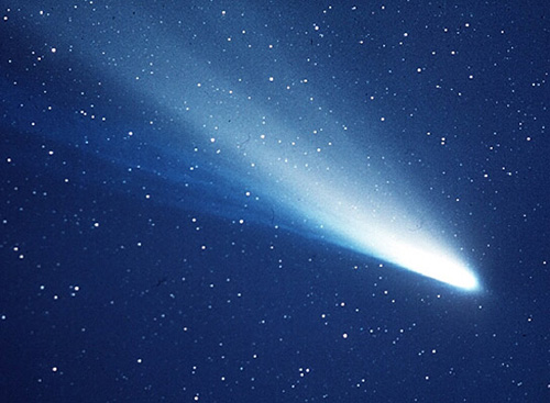 Comet Hale-Bopp with its tail