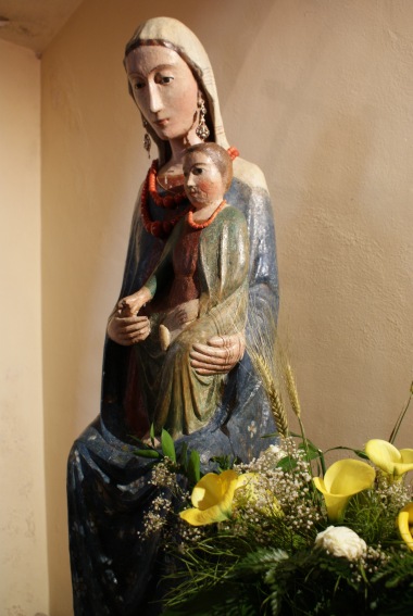 Maestro della Santa Caterina Gualino's Madonna and Child, Montorio al Vomano