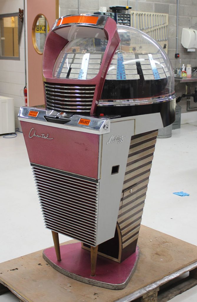 The newly conserved jukebox, ready for the exhibition.