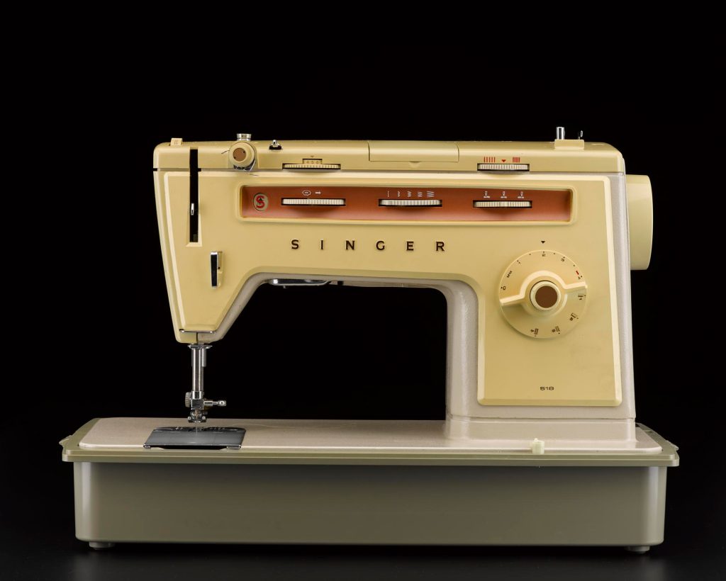 A singer sewing machine.